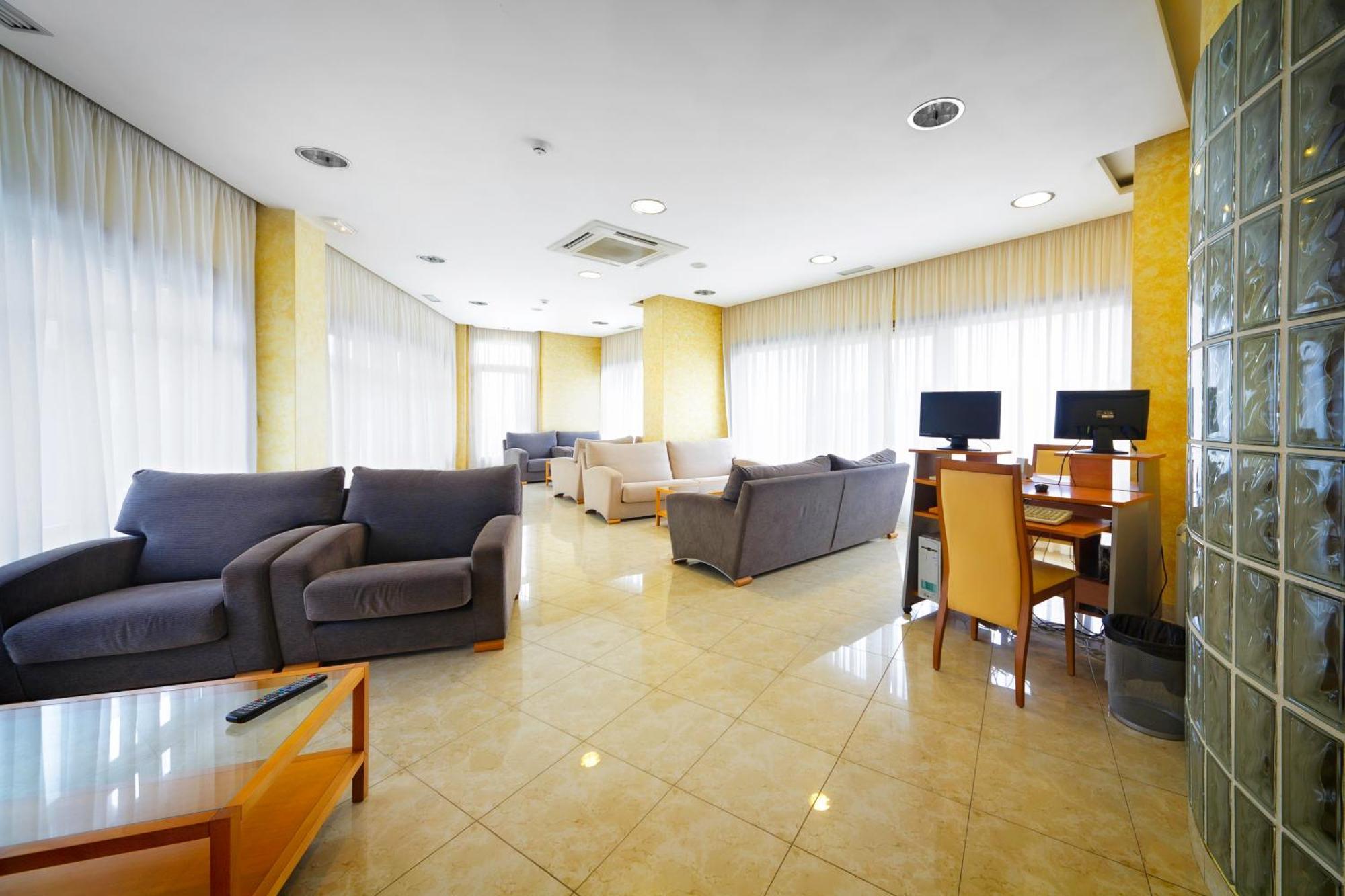 Hotel Florida อาร์เตโซ ภายนอก รูปภาพ