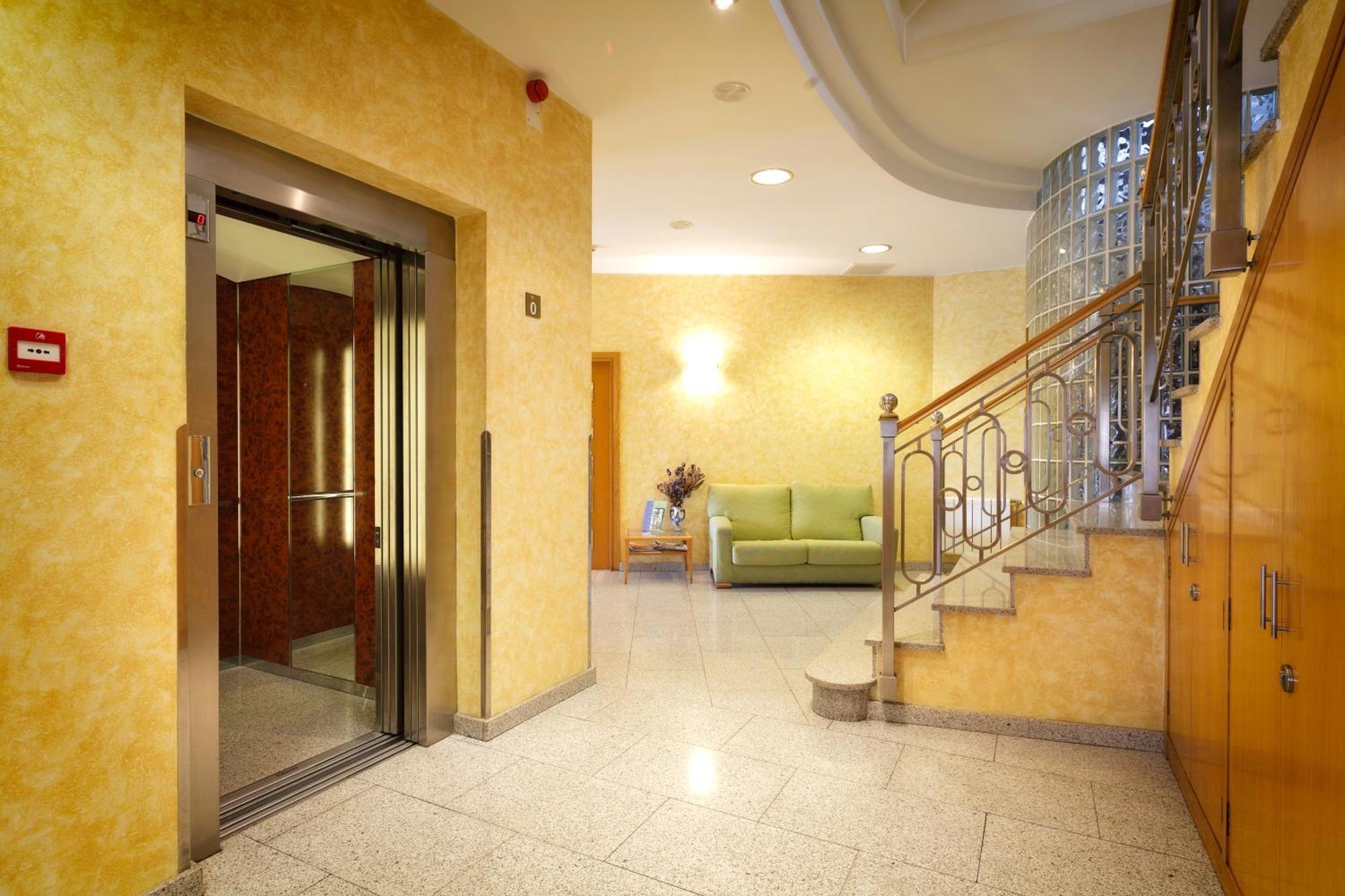 Hotel Florida อาร์เตโซ ภายนอก รูปภาพ